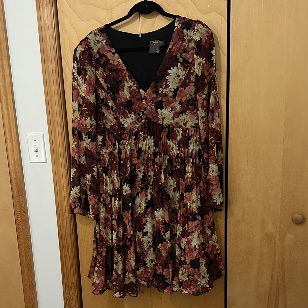 Taylor Burgundy and Cream Floral Long Sleeve Dress